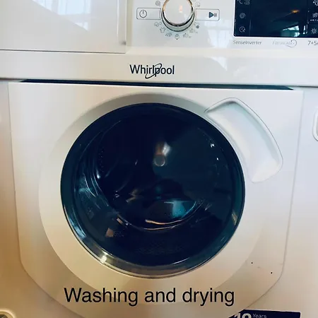 Fresh&cozy Apartment, Parking Free, 15 Min Walk To Center アパート *