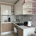 Fresh&cozy Apartment, Parking Free, 15 Min Walk To Center Apartment